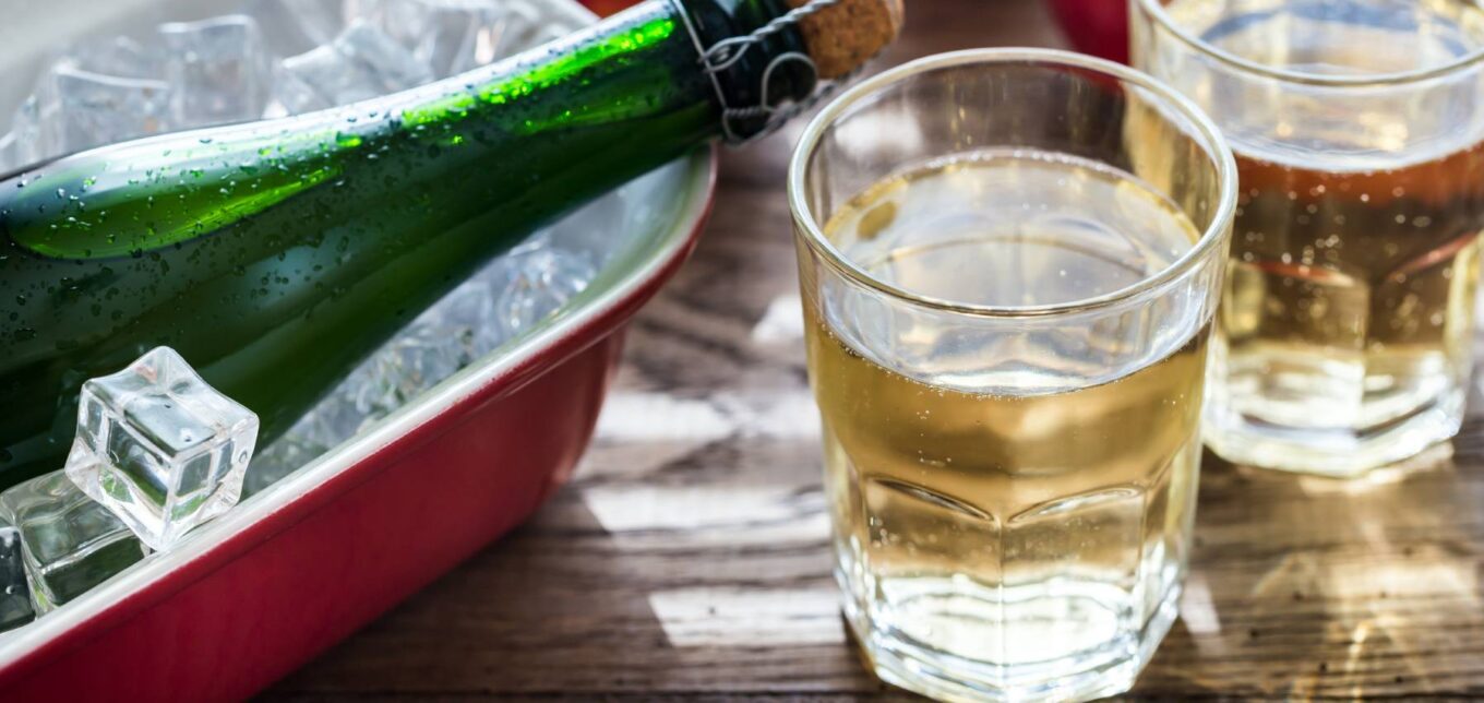Homemade Sparkling Cider: "Apple Champagne" Recipe – Mother Earth News - Vimarsana News